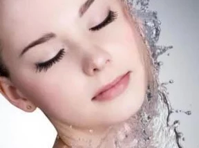 王者荣耀镜白色液体最新进展:玩家反馈与游戏平衡调整引发热议,社区讨论不断升温 王者荣耀镜白色液体最新进展:玩家反馈与游戏平衡调整引发热议,社区讨论不断升温