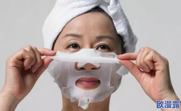 野外一面膜胸口一面膜下:探讨在户外环境中使用面膜的独特体验与效果,如何兼顾护肤与自然元素的结合 野外一面膜胸口一面膜下:探讨在户外环境中使用面膜的独特体验与效果,如何兼顾护肤与自然元素的结合