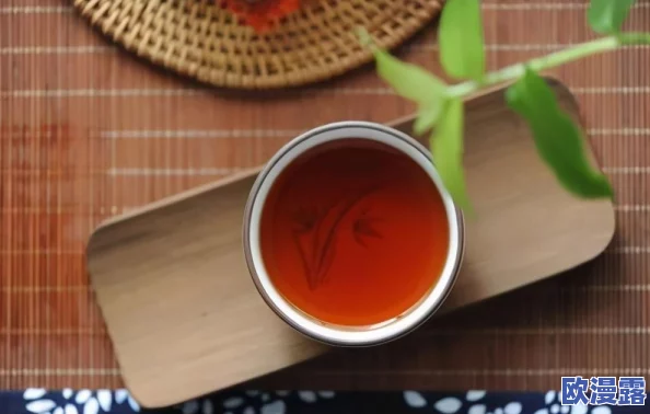 粉红大白菜(法国):一种独特的蔬菜品种,以其鲜艳的粉红色和脆嫩的口感而闻名,常用于沙拉和烹饪中 粉红大白菜(法国):一种独特的蔬菜品种,以其鲜艳的粉红色和脆嫩的口感而闻名,常用于沙拉和烹饪中