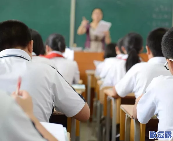 爽好舒服体育老师,竟然在课堂上做出令人震惊的举动,引发全校师生热议! 爽好舒服体育老师,竟然在课堂上做出令人震惊的举动,引发全校师生热议!