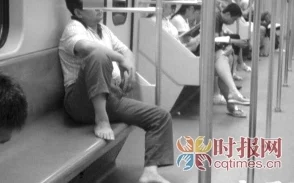 男人和美女操视频引发热议,网友纷纷讨论其背后的社会现象与道德观念,相关平台也开始加强内容审核 男人和美女操视频引发热议,网友纷纷讨论其背后的社会现象与道德观念,相关平台也开始加强内容审核