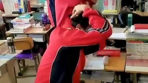 男生互摸同学勃起故事:校园内发生的奇特事件引发热议,众多网友分享各自看法与经历 男生互摸同学勃起故事:校园内发生的奇特事件引发热议,众多网友分享各自看法与经历