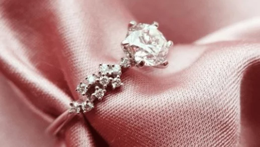 高h小视频引发网友热议，许多人认为其内容过于露骨，不适合未成年人观看，同时也有人表示这是个人选择