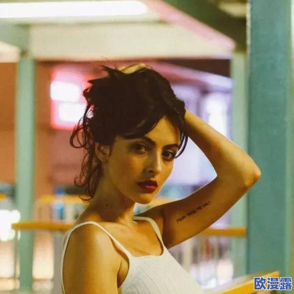 性欧美freesex安吉拉怀特：她的最新作品引发热议，粉丝们疯狂追捧！